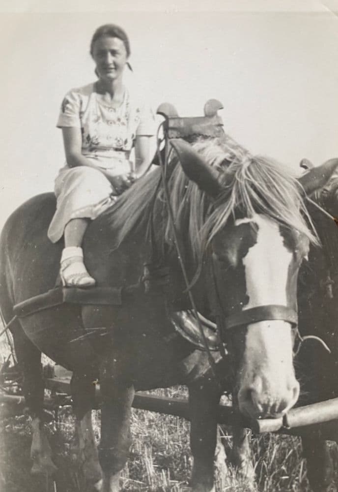 Portrait image of Frieda  van Ginhoven Coté